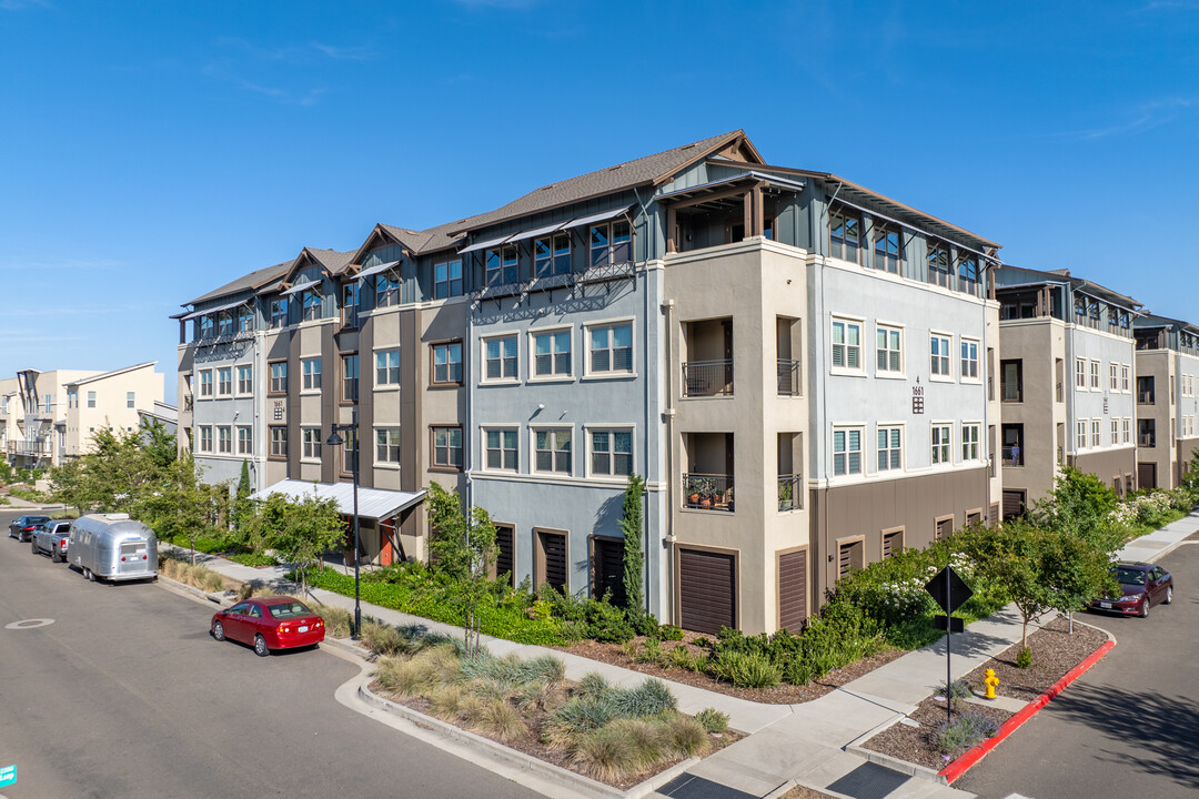 1661 Spring St in Davis, CA - Building Photo