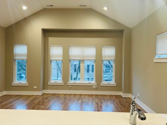 643 E 50th St in Chicago, IL - Building Photo - Building Photo