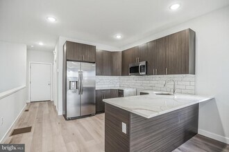 2218 N Marshall St-Unit -1 in Philadelphia, PA - Building Photo - Building Photo