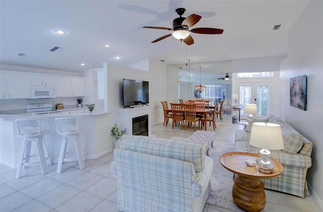 143 Braemar Ave in Venice, FL - Foto de edificio - Building Photo