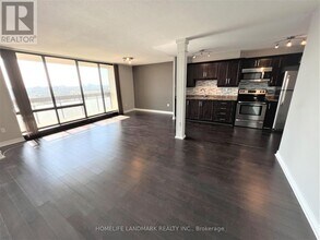 350-350 Seneca Hill Dr in Toronto, ON - Building Photo - Building Photo