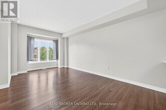 7 Ladybell Ln in Hamilton, ON - Building Photo - Building Photo