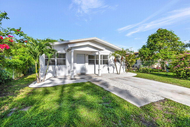 214 NW 7th Ave in Delray Beach, FL - Building Photo - Building Photo