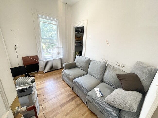 158 Boston St, Unit 4 in Boston, MA - Building Photo - Building Photo