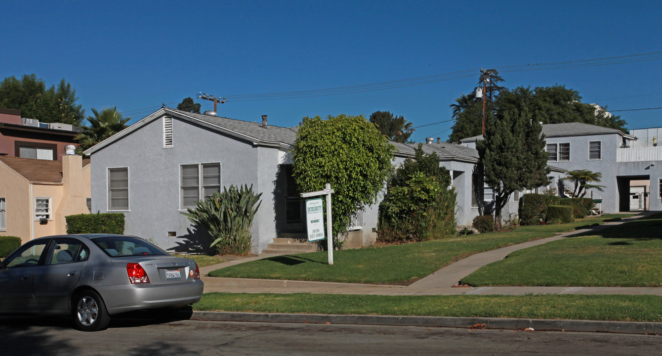 531 E Tujunga Ave in Burbank, CA - Building Photo