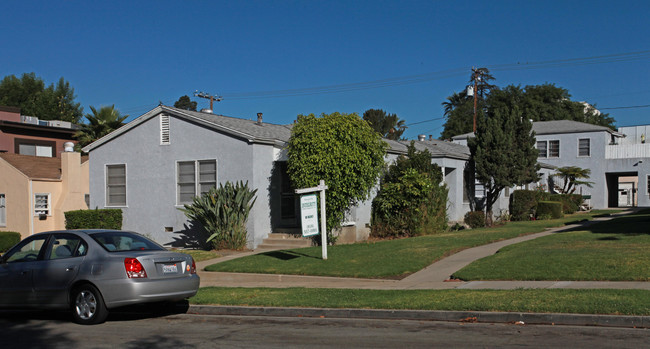 531 E Tujunga Ave