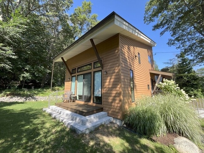 34 Wood St in Lexington, MA - Building Photo - Building Photo