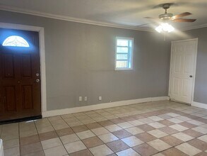 412 Martinique Ave in Dallas, TX - Building Photo - Building Photo