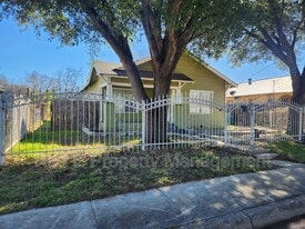 304 Terrell Ave in San Antonio, TX - Building Photo
