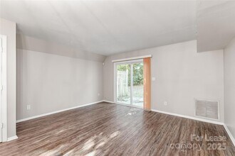 951 Hollywood St in Charlotte, NC - Building Photo - Building Photo