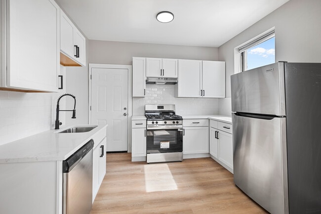 7520 N Seeley Ave, Unit 3E in Chicago, IL - Foto de edificio - Building Photo