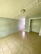 623 W 5th St in Freeport, TX - Building Photo - Building Photo