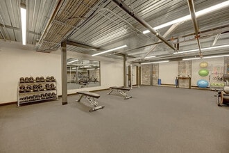 1009 W Juneau Ave in Milwaukee, WI - Building Photo - Building Photo