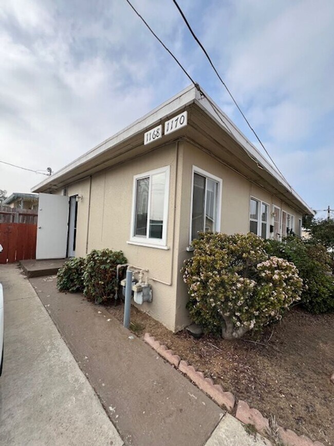 1168 14th St-Unit -1170 14th Street in Imperial Beach, CA - Foto de edificio - Building Photo