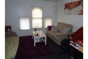 221 N Ashley St in Ann Arbor, MI - Building Photo