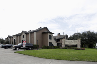 Parkwest Place Apartments in Houston, TX - Building Photo - Building Photo