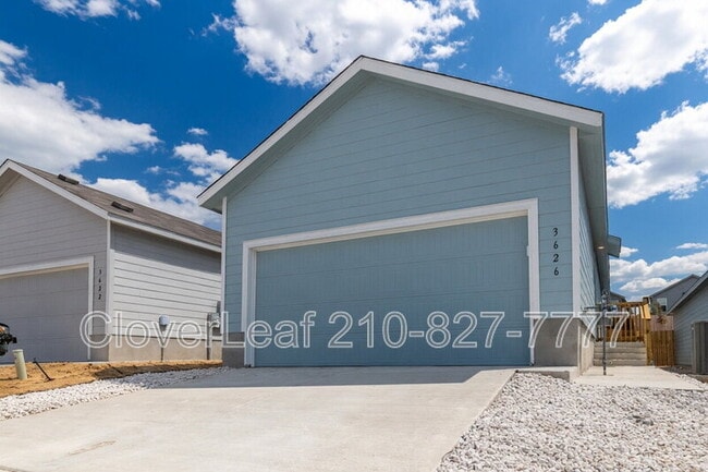 property at 3626 Glade Crk