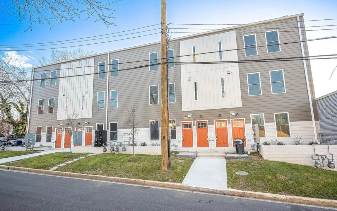 2505 Burns St SE in Washington, DC - Building Photo