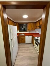 1293 City View St in Eugene, OR - Foto de edificio - Building Photo