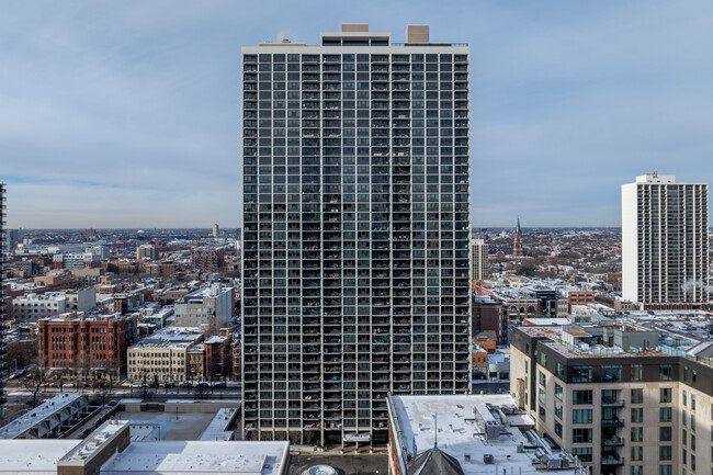 The James House in Chicago, IL - Building Photo - Building Photo