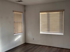 14031 Crystal St in Hesperia, CA - Building Photo - Building Photo