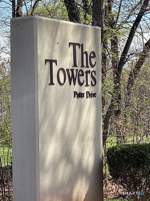 property at 11 Putter Dr