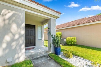 1425 Majesty Ter in Weston, FL - Building Photo - Building Photo