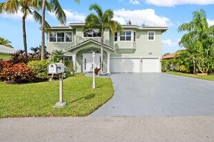 2801 Oak Tree Dr in Oakland Park, FL - Building Photo