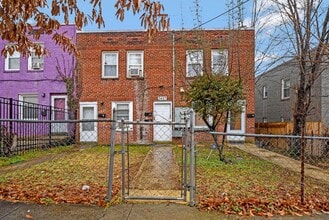 3427 B St SE in Washington, DC - Foto de edificio - Building Photo