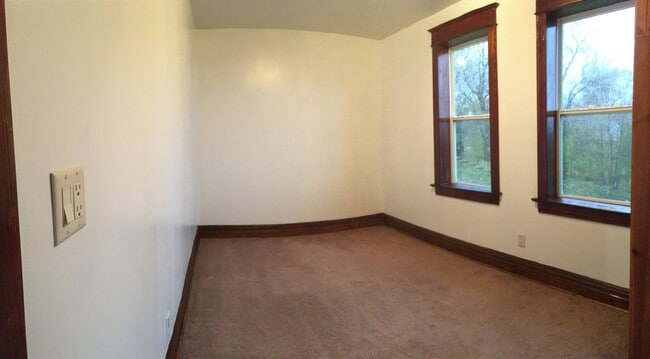 property at 309 1/2 E 7th St