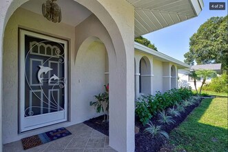 1317 Laurel Ave in Venice, FL - Building Photo - Building Photo