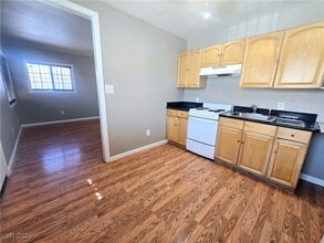 331 S 9th St in Las Vegas, NV - Building Photo - Building Photo