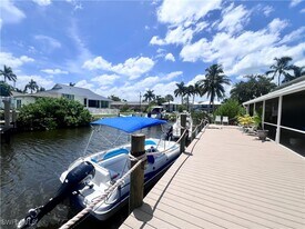1185 Cherrystone Ct in Naples, FL - Building Photo