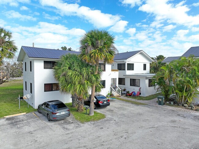 652 Hernando St in Fort Pierce, FL - Building Photo - Building Photo