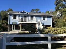 133 Doe Dr in Emerald Isle, NC - Building Photo