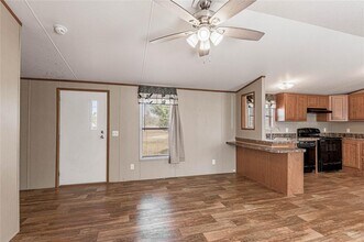 995 Farm To Market Rd 3459 in Onalaska, TX - Foto de edificio - Building Photo