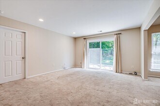 1801 Timber Oaks Rd in Edison, NJ - Building Photo - Building Photo