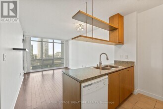 3 Navy Wharf Ct in Toronto, ON - Building Photo - Building Photo