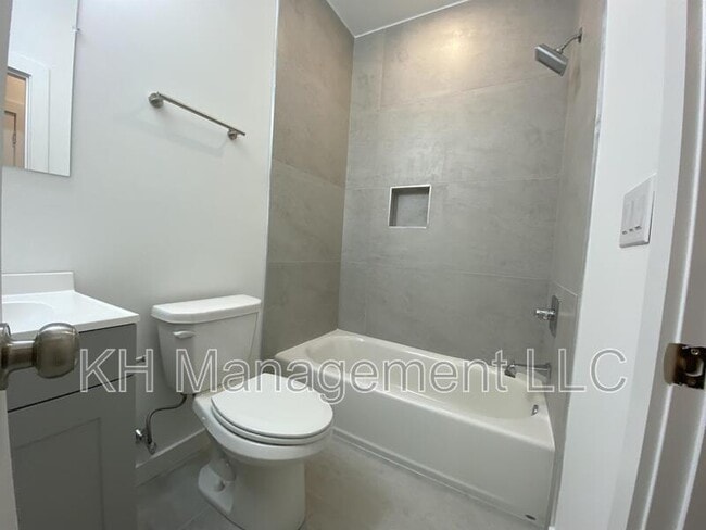 4936 W Thompson St in Philadelphia, PA - Building Photo - Building Photo