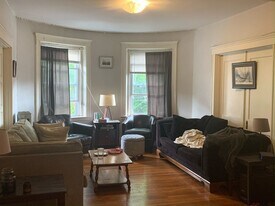 208A Winthrop Rd, Unit 3 in Brookline, MA - Building Photo