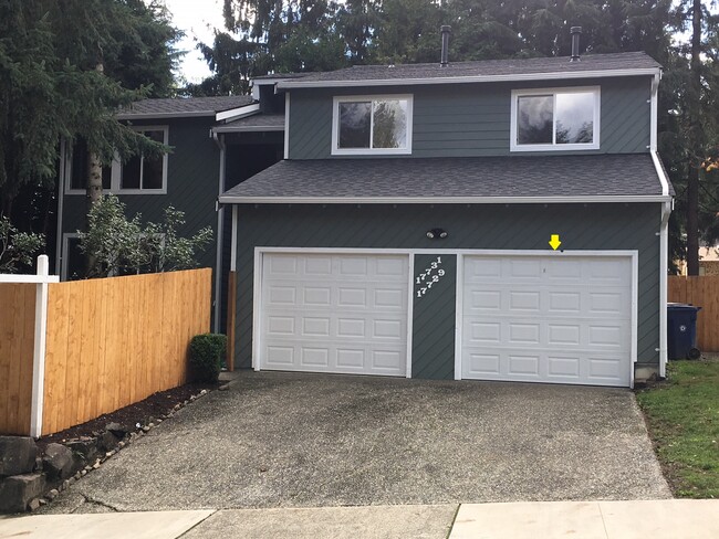 17731 NE 88th Pl in Redmond, WA - Foto de edificio - Building Photo