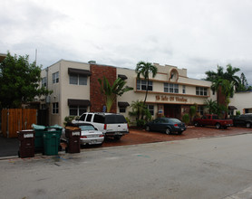 DeepwaterLas Olas Apt. Complex in Fort Lauderdale, FL - Building Photo - Building Photo