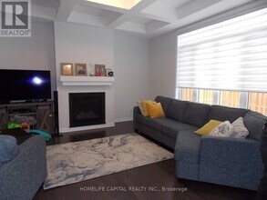 110 Lynn Coulter St in Ottawa, ON - Building Photo - Building Photo