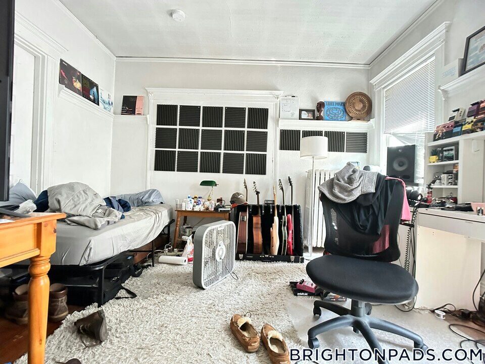 324 Faneuil St, Unit 3 in Boston, MA - Foto de edificio