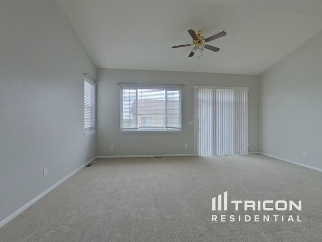 22517 E Layton Cir in Aurora, CO - Building Photo - Building Photo