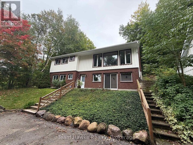 121 Gilwood Park Dr in Penetanguishene, ON - Building Photo - Building Photo