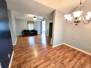 3248 Meadow Walk Ln in Montgomery, AL - Foto de edificio - Building Photo