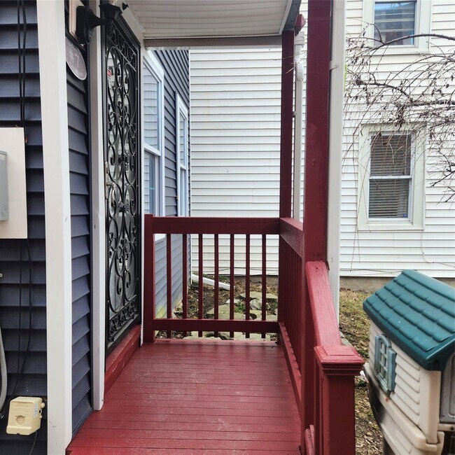 7 Center St in Poughkeepsie, NY - Building Photo - Building Photo