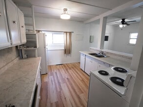 710-718 8 St E in Prince Albert, SK - Building Photo - Building Photo