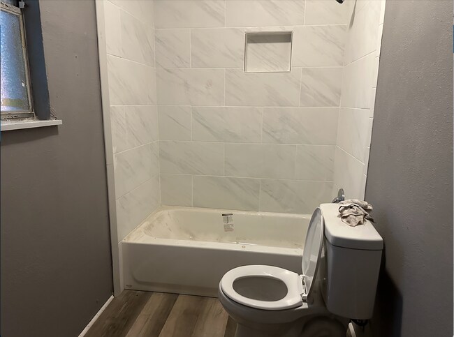 101 N Walnut St, Unit Unit 103 in Waco, TX - Building Photo - Building Photo